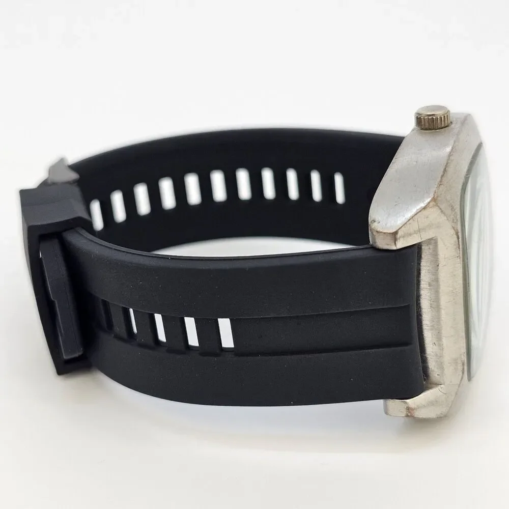 Kenneth Cole Reaction Men's Watch 42mm Black Dial New Plastic‎ Bands New Battery